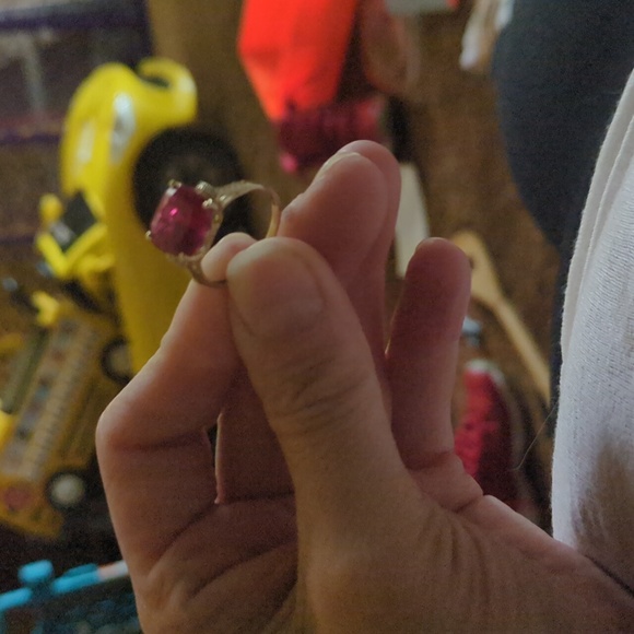 10k ruby ring - Picture 2 of 4